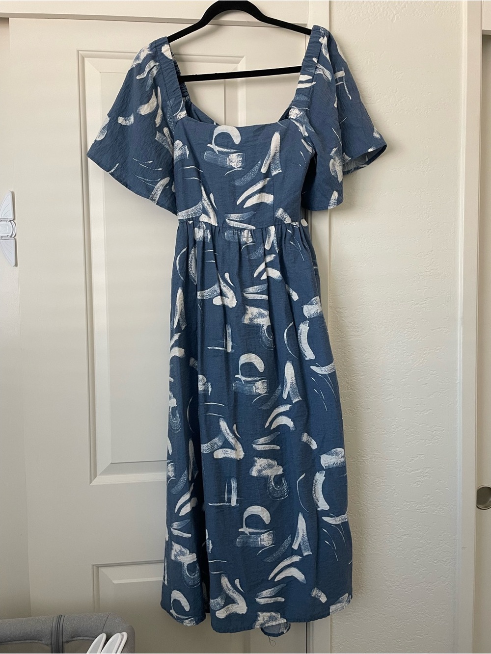 a new day Blue & White Abstract Midi Dress